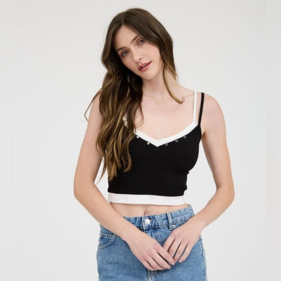 LAYERED SNAPPED TOP
